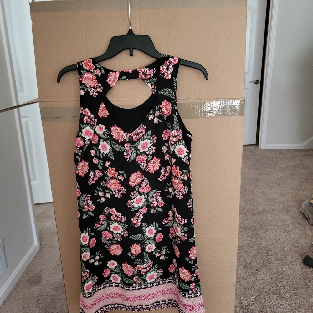 Pink Republic Black Floral Backless Dress